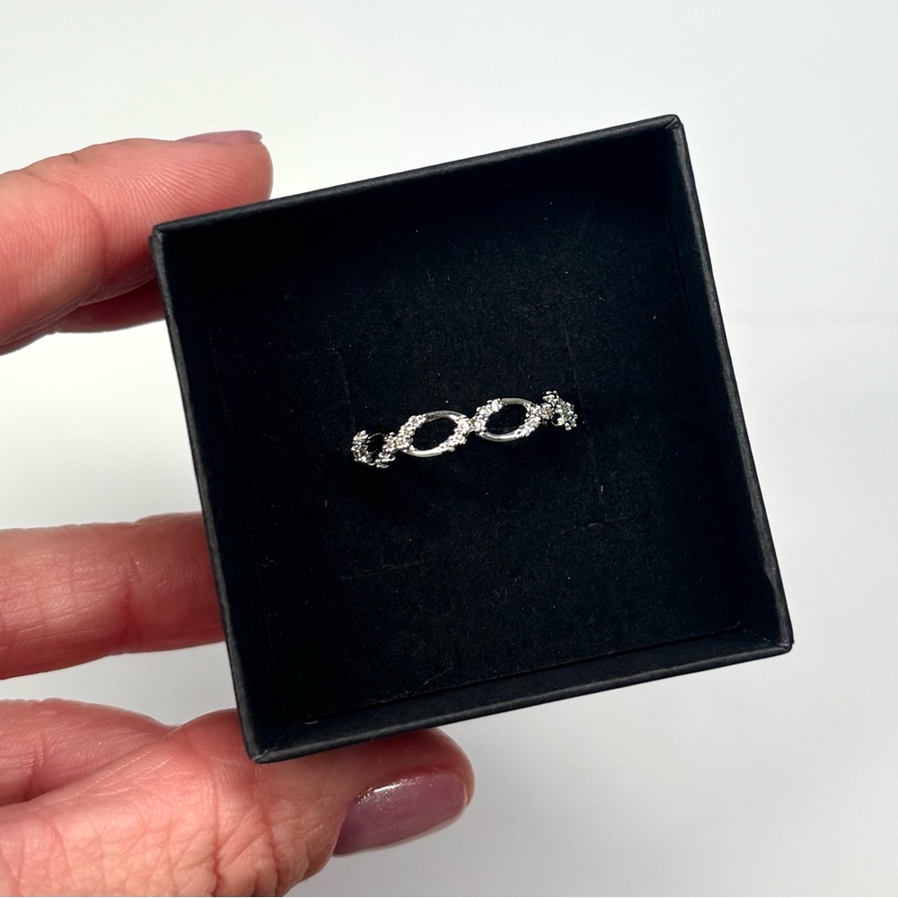 18k white gold-plated pave loop ring - Picture 4 of 6